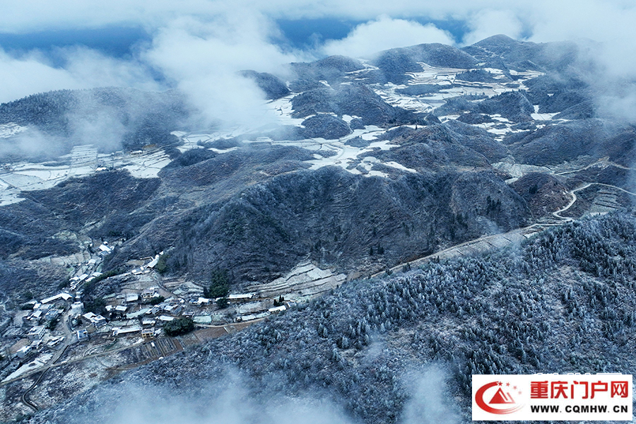 重庆酉阳：雪落天山堡 美景入画来(2)