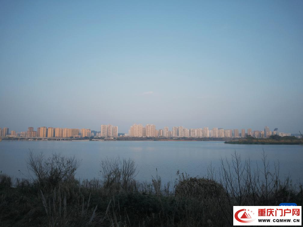 记者手记：返乡看变化 载满行囊再出发(2)