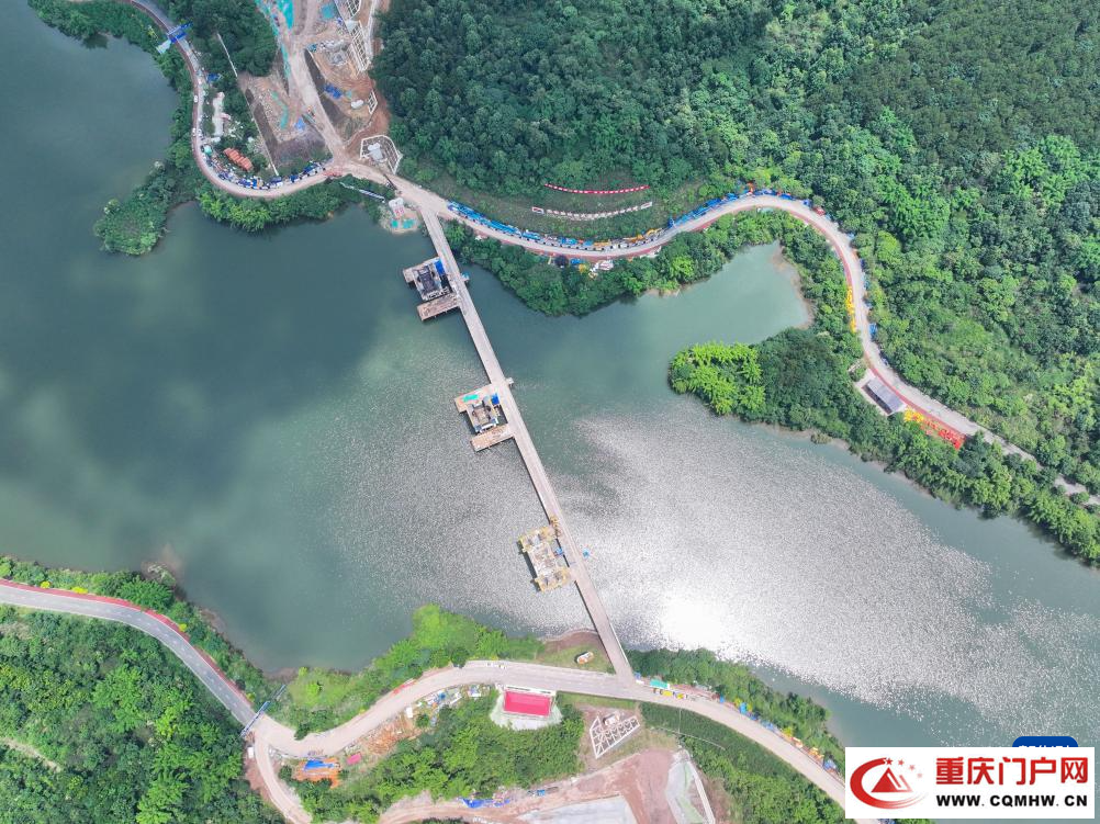 成渝中线高铁建设有序推进(3)